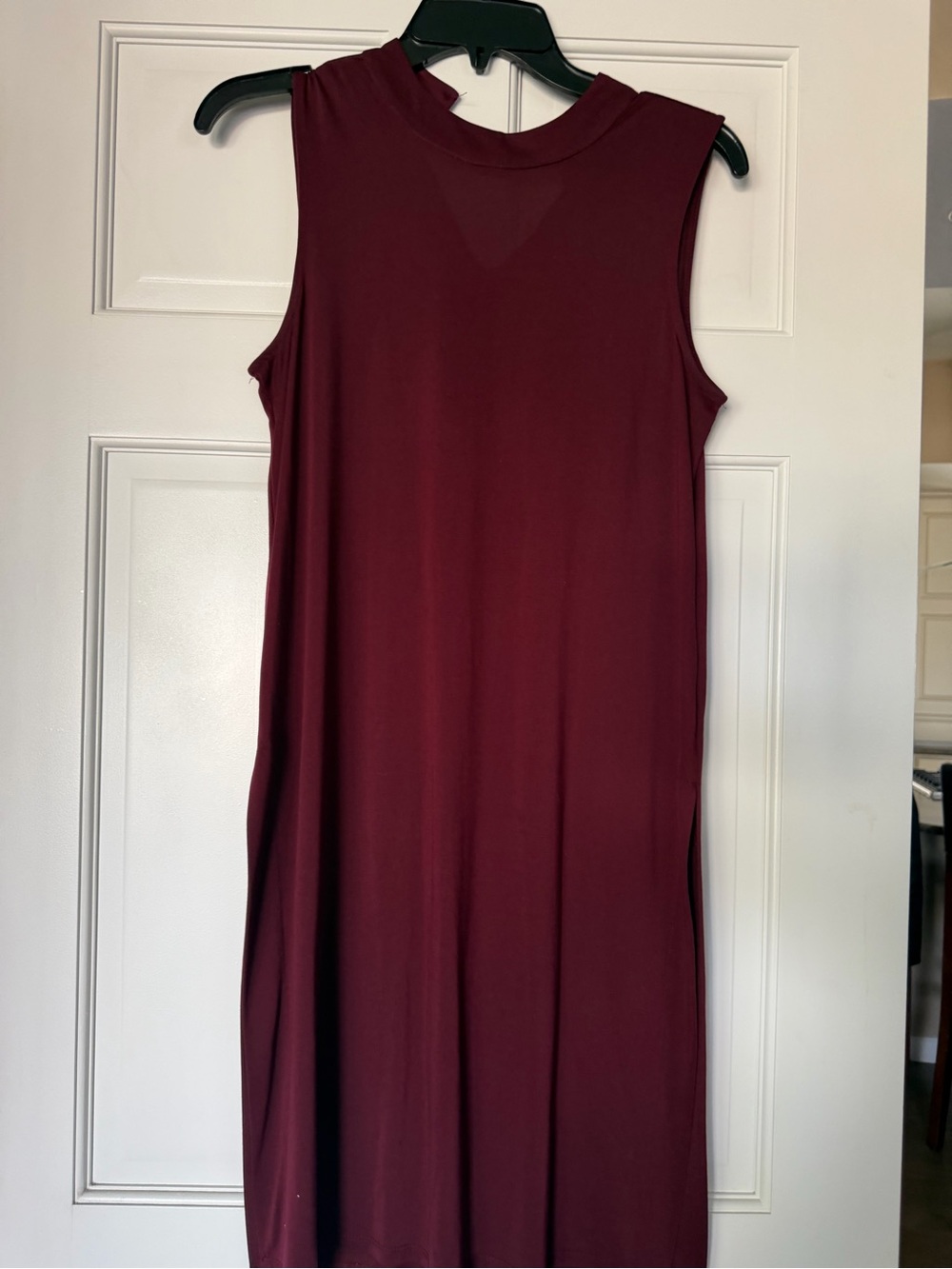 Neiman Marcus Sleeveless Midi Dress in Burgundy
